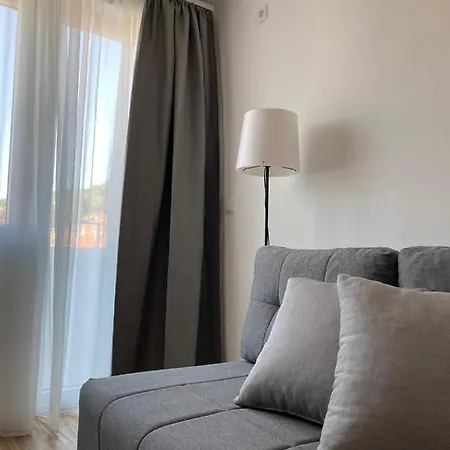 アパート Smestaj Milutinn *