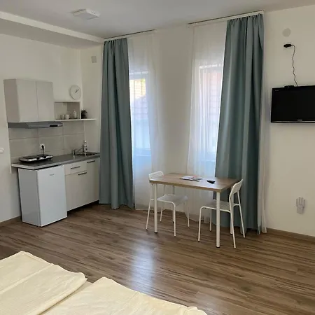 アパート Smestaj Milutinn