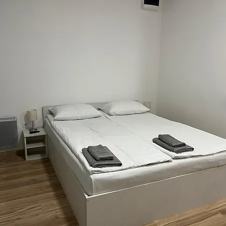 アパート Smestaj Milutinn *