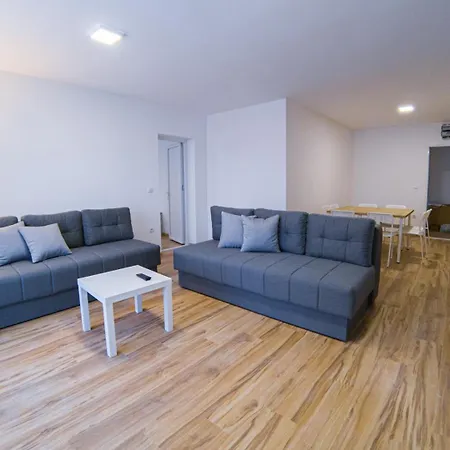 アパート Smestaj Milutinn *