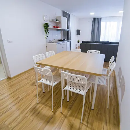 アパート Smestaj Milutinn ソコバニャ