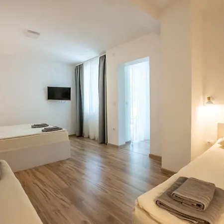 Apartment Smestaj Milutinn *