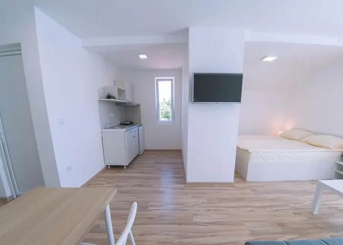 Smestaj Milutinn Apartamento *